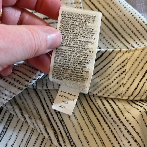 Athleta Arrival Tank Amara Stripe Top White Black Size Medium - Picture 11 of 11